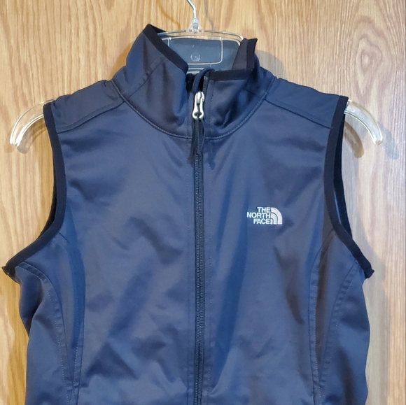 The North Face lightweight vest - Picture 2 of 12